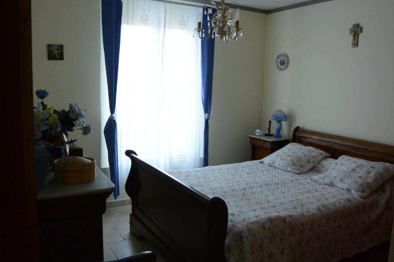 Chez Regine Et Gregoire Bed & Breakfast Marseille Exterior photo